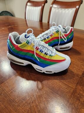 Nike Air Max 95 Multicolor Sneakers - White Base Rainbow Stripes Size 10 Men